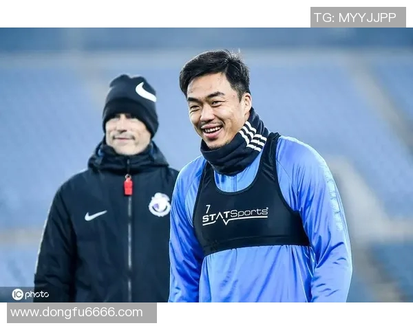 退役足球明星畅谈职业生涯与未来发展之路的深度访谈视频